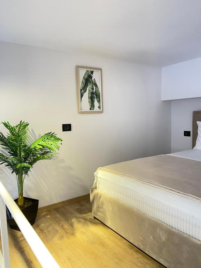Vlorë Duplex Lungomare Suites מראה חיצוני תמונה